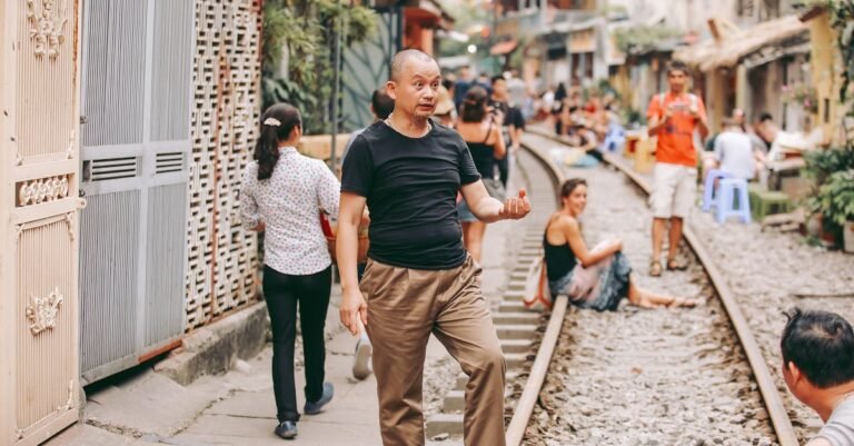 track-altcoin-sentiment-key-tools-methods